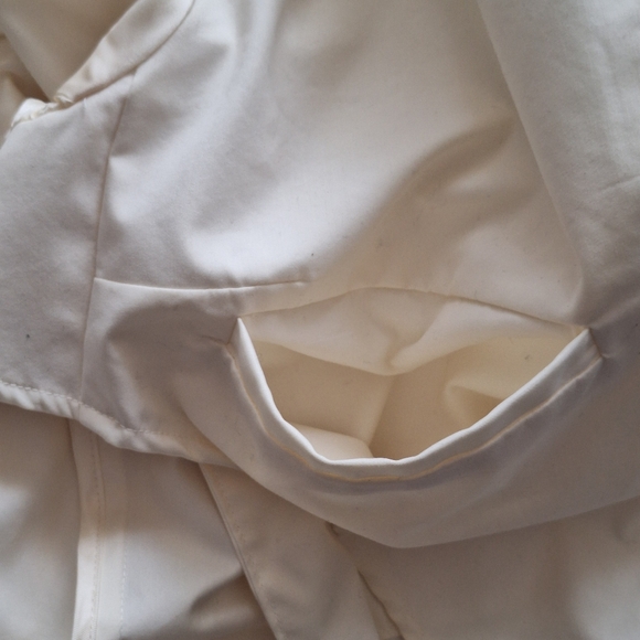 Banana Republic Cream Trench Coat Size Medium - Picture 13 of 13